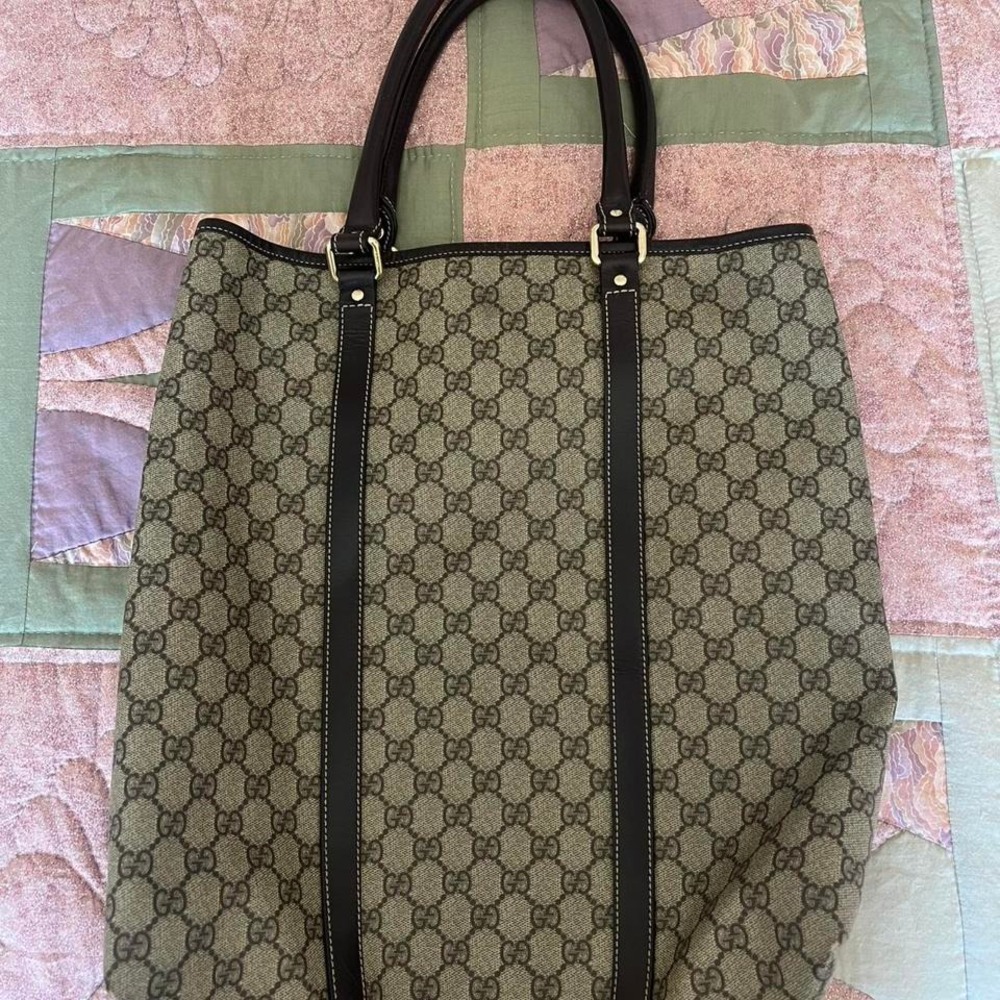 Gucci GG Supreme Tote Bag - Picture 3 of 8